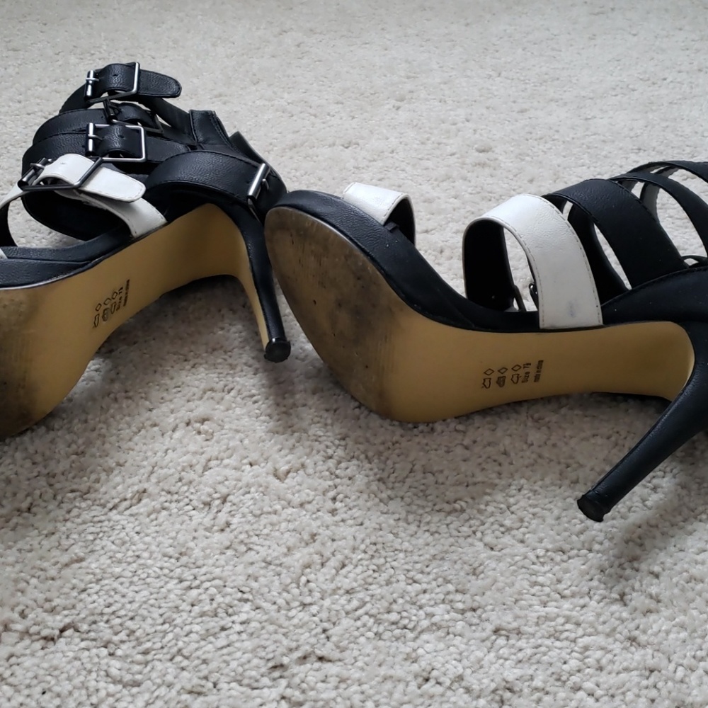 Heels - Picture 5 of 5